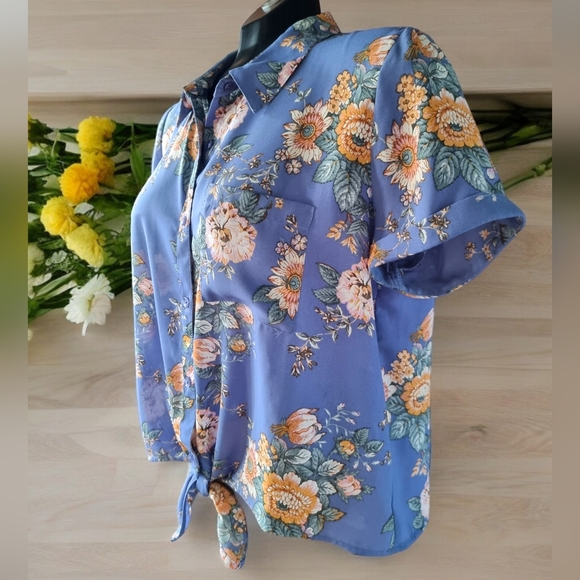 🌟3/$40 Sale!Mix & Match🌟Pink Rose Front Tie Flowy Floral Blouse - Picture 2 of 7